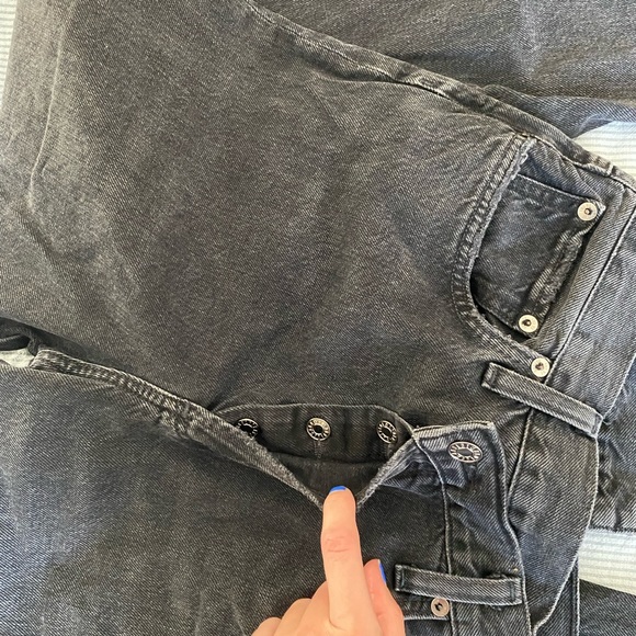 Cross cross waist, raw hem, washed black Agolde jeans - Picture 6 of 7